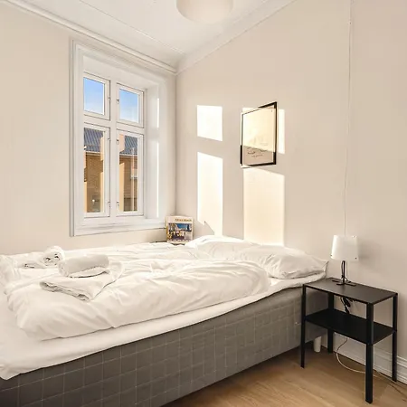 Apartment Center - Location